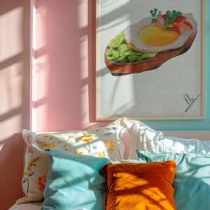 Druck eines Toastbrots mit Spiegelei, Gemüse und Salat – farbenfrohes Food-Art-Motiv von Nia Moody9