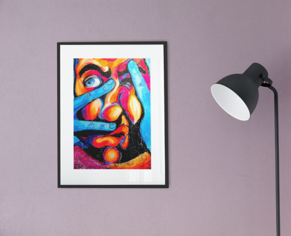 Druck eines farbstarken Gesichts mit blauen Händen, leuchtenden Farben und ausdrucksstarkem Blick – Kunstwerk von Nia Moody6