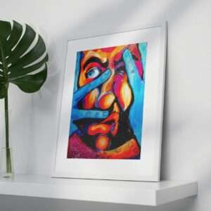 Druck eines farbstarken Gesichts mit blauen Händen, leuchtenden Farben und ausdrucksstarkem Blick – Kunstwerk von Nia Moody2