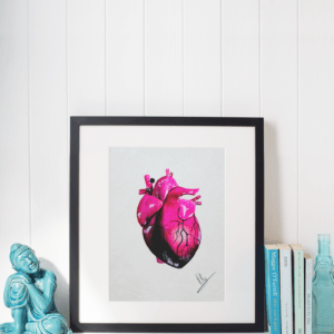 Anatomisch korrektes Herz in Pink- und Violetttönen auf hellem Hintergrund - Kunstdruck von Jasmin Moody5