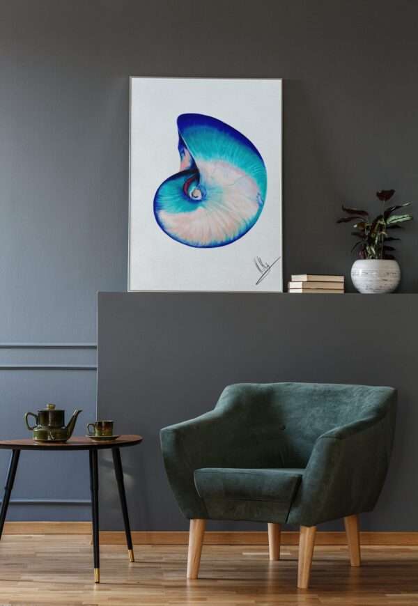 Druck einer spiralförmigen Muschel mit türkisen, blauen und rosafarbenen Nuancen – Kunstwerk von Nia Moody9