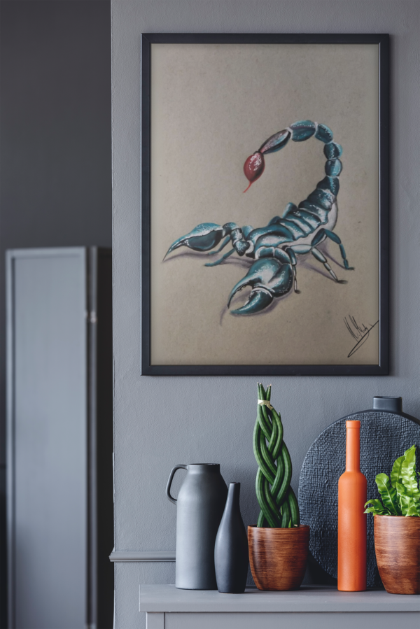 Druck eines blauen Skorpions mit rotem Stachel auf grauem Hintergrund – Kunstwerk von Nia Moody7