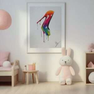 Druck eines farbstarken High Heels mit tropfendem Regenbogenverlauf – Kunstwerk von Nia Moody8