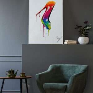 Druck eines farbstarken High Heels mit tropfendem Regenbogenverlauf – Kunstwerk von Nia Moody7