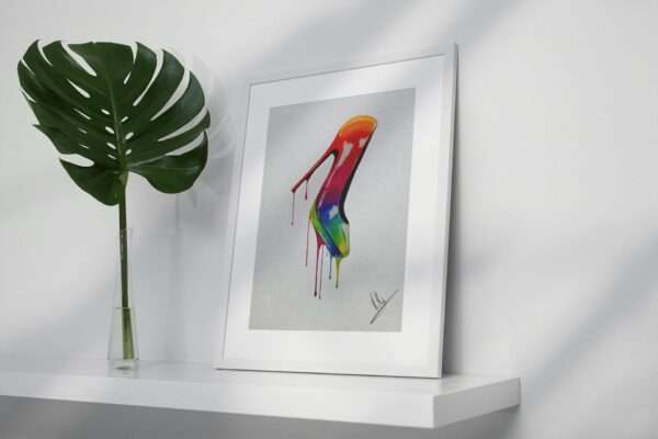 Druck eines farbstarken High Heels mit tropfendem Regenbogenverlauf – Kunstwerk von Nia Moody9