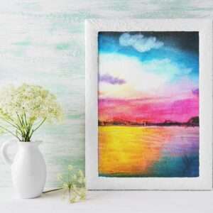 Druck eines farbintensiven Sonnenuntergangs mit Wasser und Himmel in Magenta, Blau und Gelb – Kunstwerk von Nia Moody5